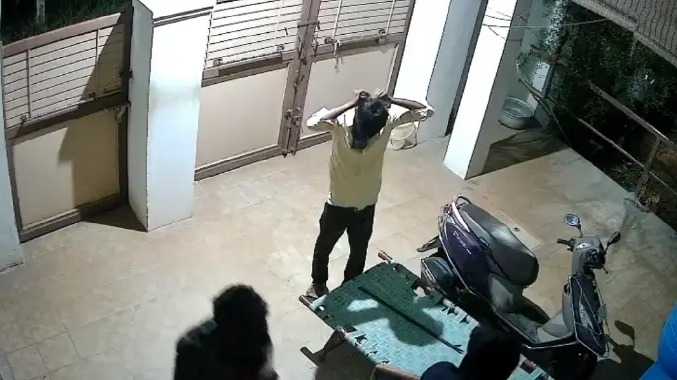 முன்னாள் ராணுவ வீரரின் வீட்டில் கொள்ளை முயற்சி