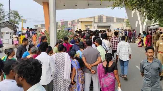 கல்லூரிக்கு படிக்க செல்வது தொடர்பாக தகராறு