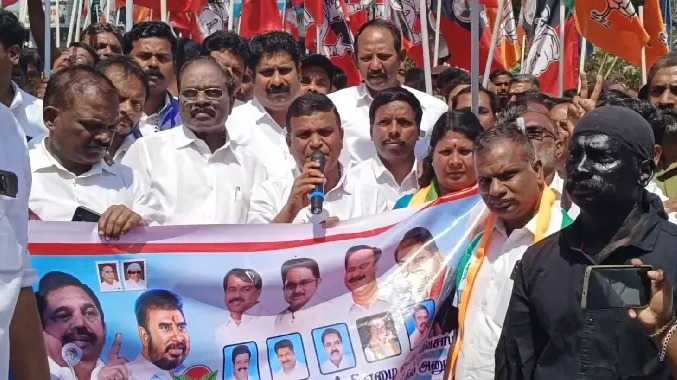 தமிழக அரசுக்கு எதிராக ஆயிரத்துக்கும் மேற்பட்டோர் பேரணி