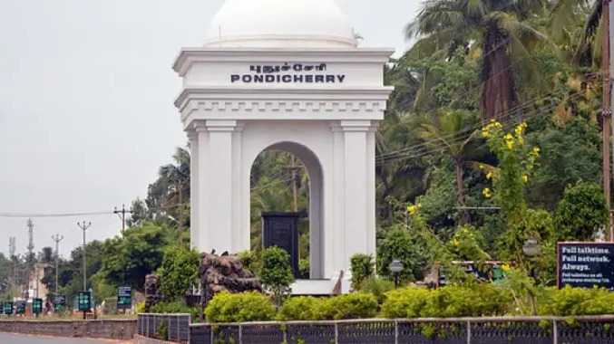 புதுவையிலும் பெண்களின் வங்கி கணக்குகளில் ரூ.5,000 வரவு
