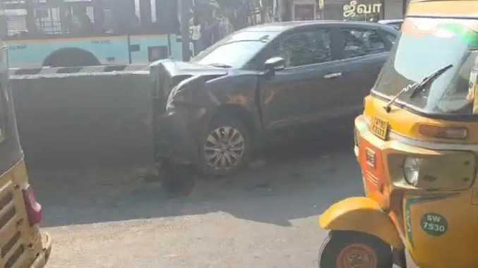 பின்னால் வந்த வாகனம் மோதி கட்டுப்பாட்டை இழந்த கார்