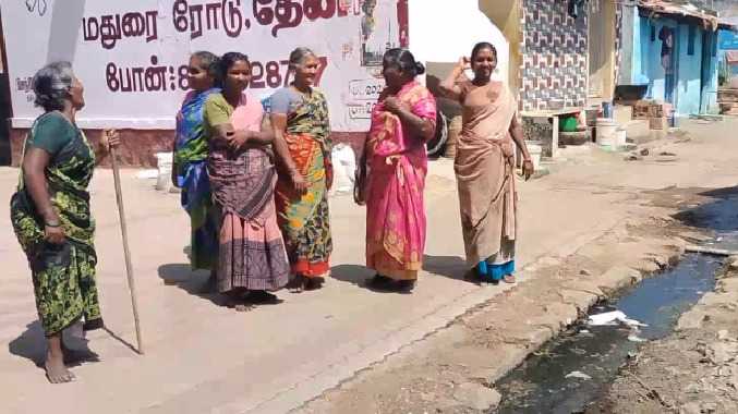 குளம்போல் தேங்கி கிடக்கும் சாக்கடை