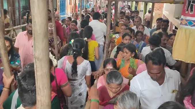 அத்திவரதரை தரிசிக்க கடைசி நாள் என்பதால் கூட்டம்