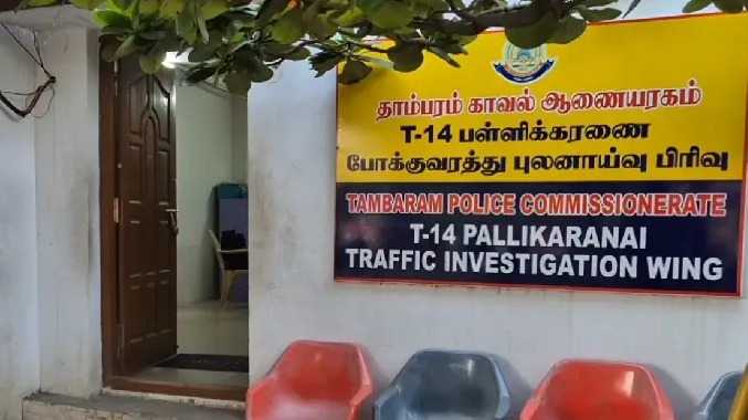 ஸ்கூட்டி மீது கனரக வாகனம் ஏறி இறங்கி விபத்து
