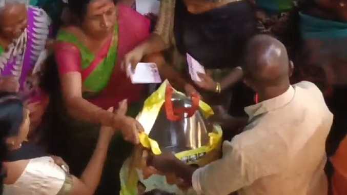 அண்டா கொடுத்த திமுக...