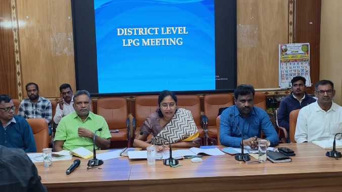 பொதுமக்கள் பதட்டம் அடைய வேண்டாம்