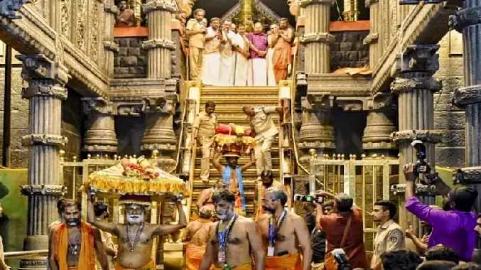 50 வயதுக்குட்பட்ட பெண்கள் சபரிமலைக்கு செல்வது பற்றிய விவகாரம்