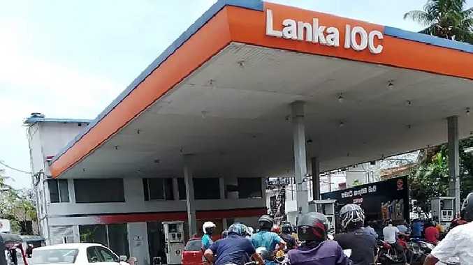 எரிபொருள் தட்டுப்பாட்டால் இலங்கை அரசு நடவடிக்கை