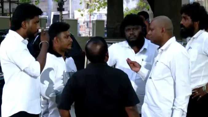 யூத் படத்தில் இடம் பெற்றுள்ள கானா பாடல்