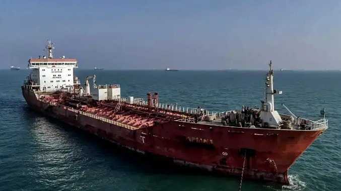 ஈரான் மீதான எண்ணெய் ஏற்றுமதி தடை தற்காலிகமாக நீக்கம்