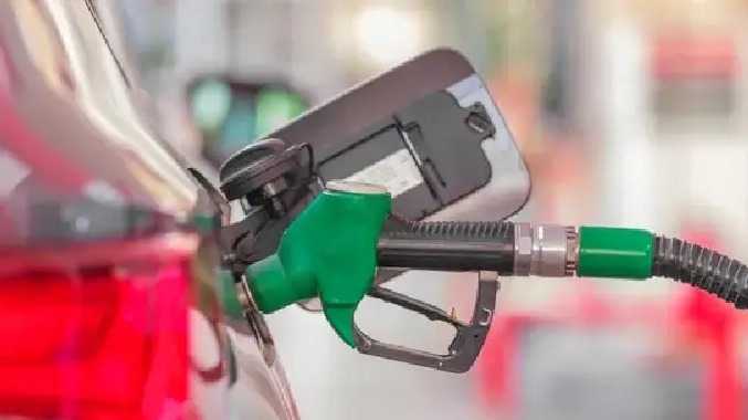 பாகிஸ்தானில் உயர் ரக எரிபொருள் விலை உயர்வு