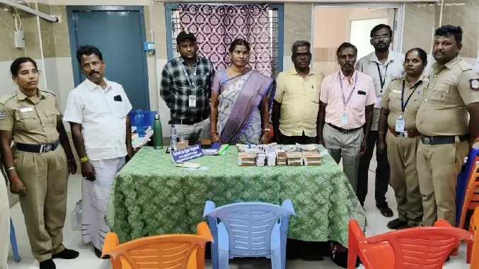 உரிய ஆவணங்களின்றி கொண்டு சென்ற ரூ. 30 லட்சம்