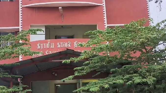 பைக்கில் வேகமாக சென்றவரை தட்டிக் கேட்ட விவசாயி