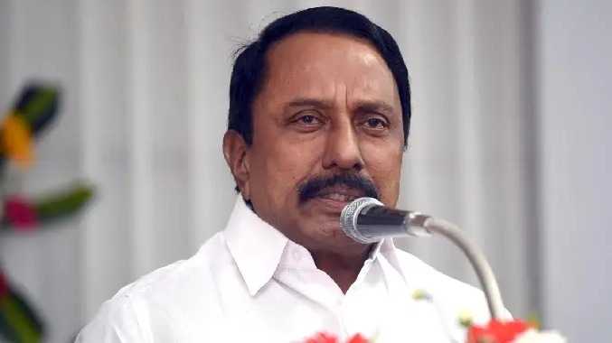 கோபிசெட்டிபாளையத்தில் செங்கோட்டையன் வேட்புமனு தாக்கல்
