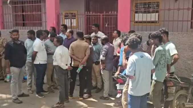 மதுரை மத்திய தொகுதி பகுதியில் நாதகவினர் ஆர்ப்பாட்டம்
