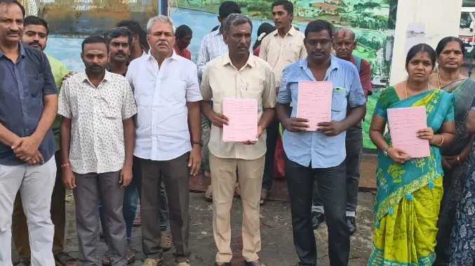ஏராளமானோர் வேட்புமனு தாக்கல் செய்ய குவிந்ததால் பரபரப்பு