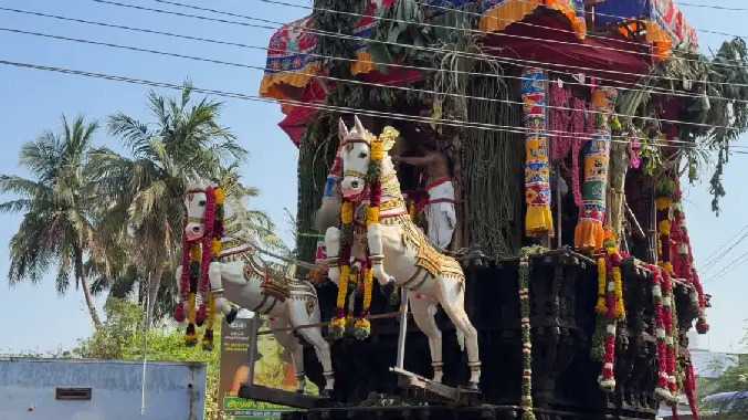 மகர நெடுங்குழைக்காதன் கோயில் தேரோட்டம்