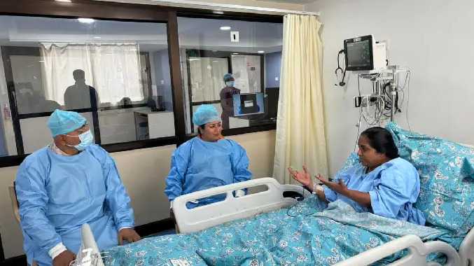 வானதி சீனிவாசனிடம் நலம் விசாரித்த டெல்லி முதலமைச்சர்