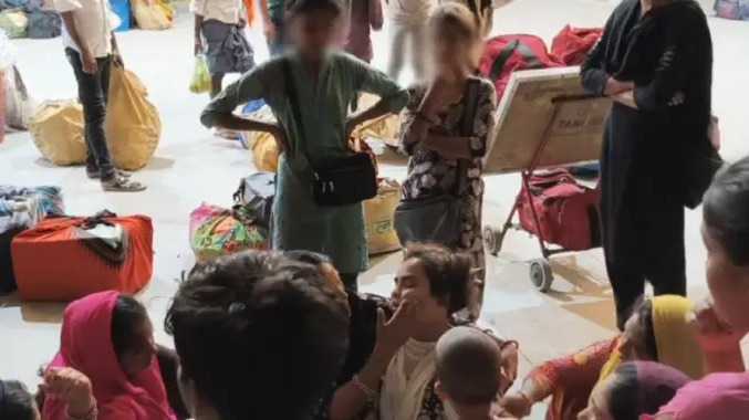 கோவில்பட்டியில் பொம்மை வாங்கி விட்டு பணம் தர மறுப்பு