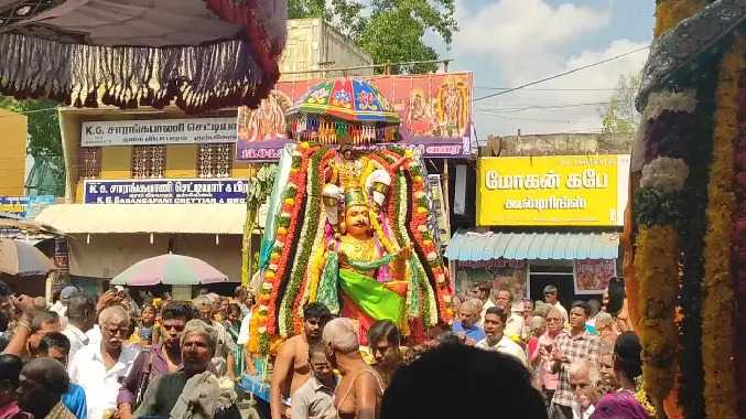 கும்பகோணத்தில் 12 கருட சேவை நிகழ்ச்சி கோலாகலம்