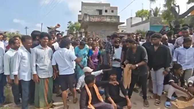 50 ஆண்டுகளாக செயல்பட்டு வந்த வாக்குச்சாவடி இடமாற்றம்