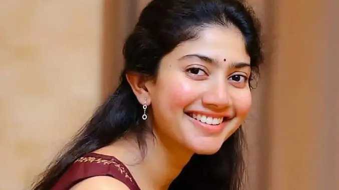மலையாளியா..? தமிழ்பெண்ணா.? - சர்ச்சையில் சாய் பல்லவி