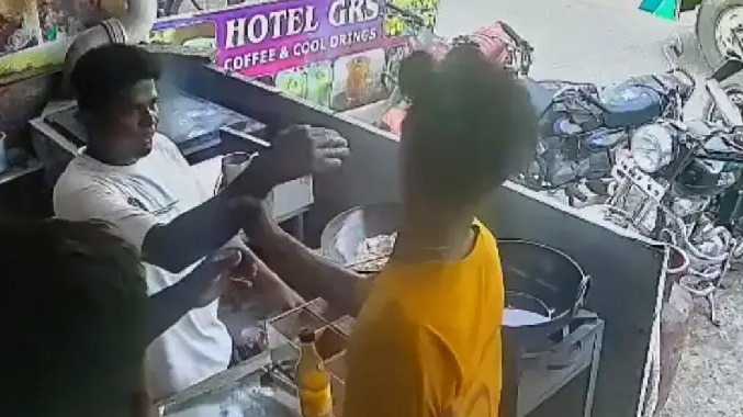உணவக ஊழியரை தாக்கிய போதை இளைஞர்கள்