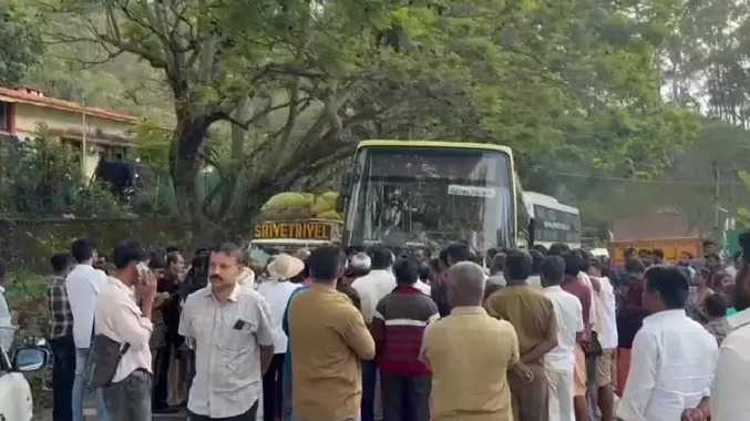 20 நாட்களாக குடிநீர் முறையாக வரவில்லை என புகார்