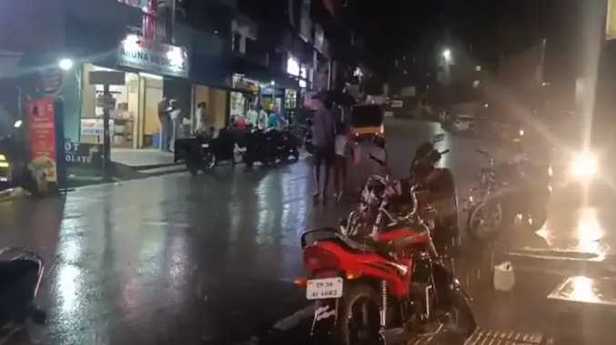 வால்பாறையில் சுமார் 1 மணி நேரம் கொட்டித் தீர்த்த மழை