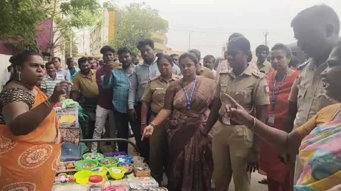நடமாட முடியாமல் பல சாலைகளில் ஆக்கிரமிப்பு கடைகள்