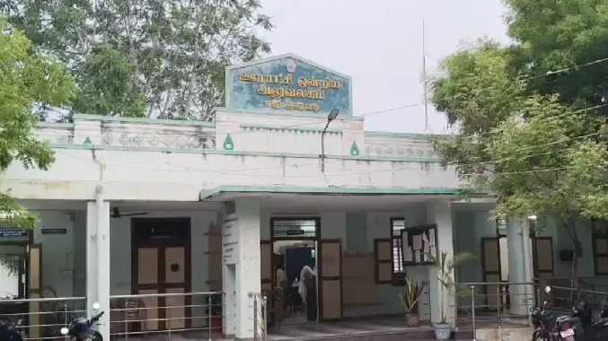 மகுடஞ்சாவடி வட்டார வளர்ச்சி அலுவலர் உள்பட இருவர் கைது