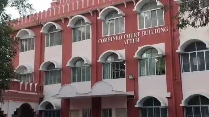 போட்டோகிராபரை தாக்கிய இன்ஸ்பெக்டர் மீது வழக்குப்பதிவு