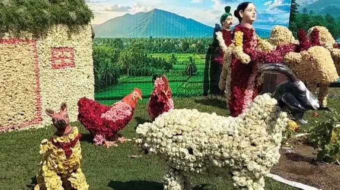 ஏற்காட்டிற்கு படையெடுத்த சுற்றுலா பயணிகள்