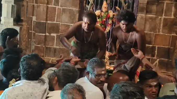 முருகப்பெருமான் இரண்யா சூரணை வதம் செய்யும் நிகழ்வு