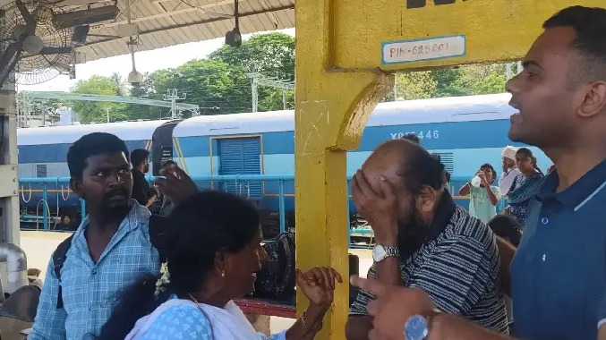 ரயிலில் இளம் பெண்களை ரகசியமாக படம் எடுத்த நபர்