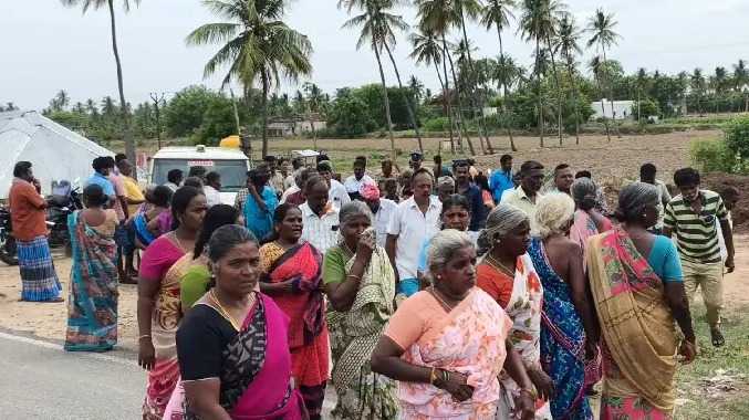 மயானத்தை ஆக்கிரமித்ததற்கு பொதுமக்கள் எதிர்ப்பு