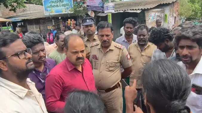 குடிநீர் கோரி பொதுமக்கள் சாலை மறியல் போராட்டம்