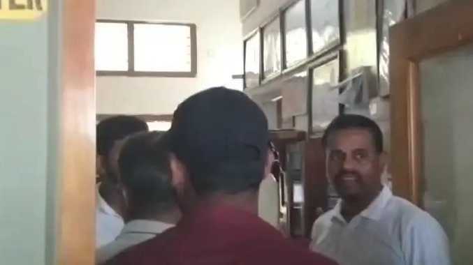 பயணிகளை குளறுபடி செய்த ஒலிபெருக்கான்அறிவிப்பு