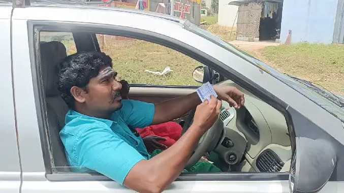 அரசு கட்டணத்தை விட பத்து மடங்கு கூடுதலாக வசூல்