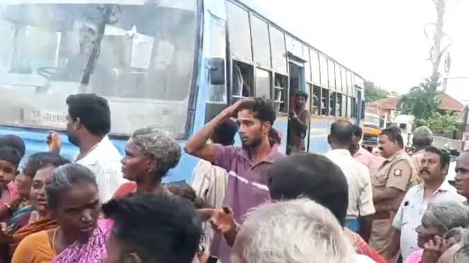 வேட்டைக்காரன்புதூரில் உள்ள FL 2 மதுபான கடை