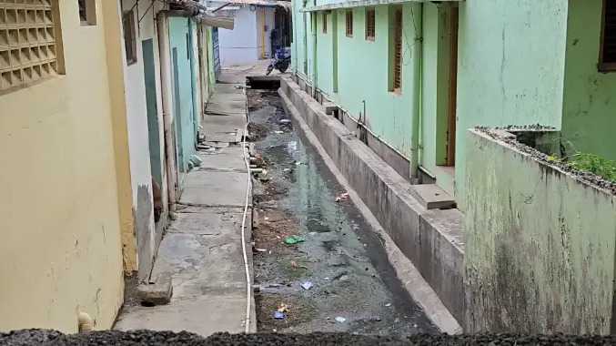 அங்கன்வாடி அருகே இயங்கும் தனியார் மதுபானக்கூடம்