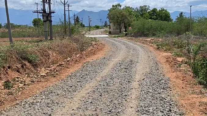 தார்சாலை போடாததால் பொதுமக்கள் அவதி