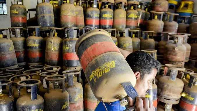 LPG சிலிண்டர்கள் மீதான கட்டுப்பாடுகள்  முழுமையாக நீக்கம்