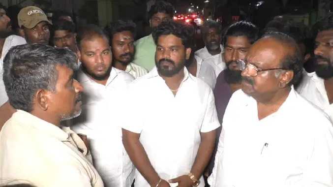 கால்நடை பண்ணைக்கு எதிர்ப்பு தெரிவித்து மக்கள் போராட்டம்