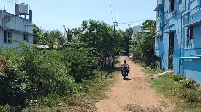 சாலை உள்ளிட்ட அடிப்படை வசதிகள் தேவை