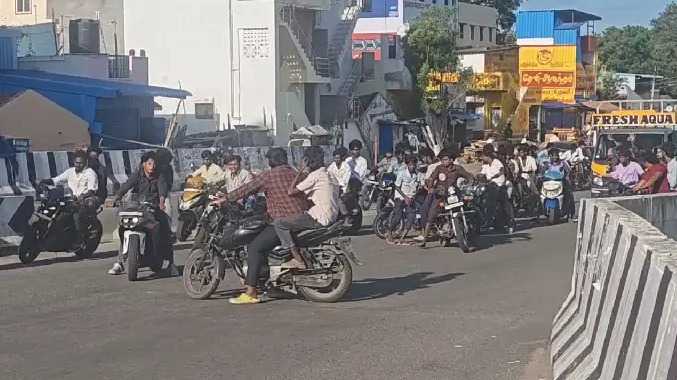 இறுதிச்சடங்கின்போது சாலையில் அட்டூழியம்