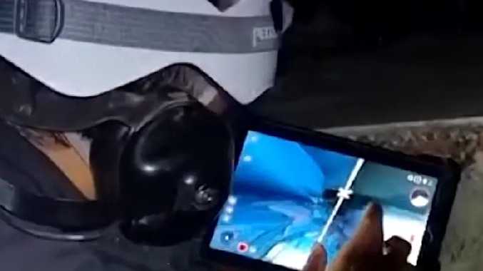 இரட்டை நிலநடுக்கத்தின் போது இடிபாடுகளுக்குள் சிக்கிய குழந்தை
