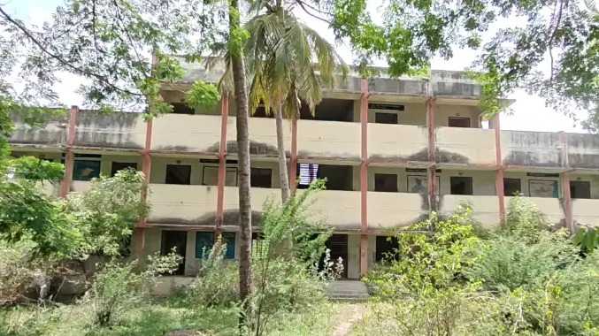 சமூக விரோதிகளின் கூடாரமாக மாறிய அரசுப் பள்ளி
