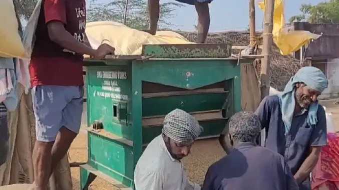 திருவாரூர் அரசு நெல் கொள்முதல் நிலையத்தில் சாதனை