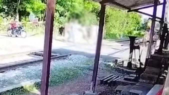 ரயிலின் முன்பு பாய்ந்து தற்கொ*க்கு முயன்ற நபர்
